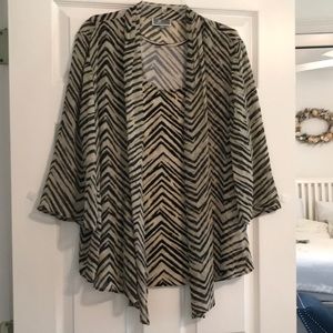 JM Collection Twin Set Tops L Bust 42 Tiger Stripe. Lot